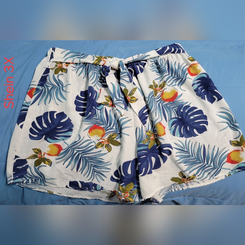 SHEIN White Tropical Print Drawstring Shorts